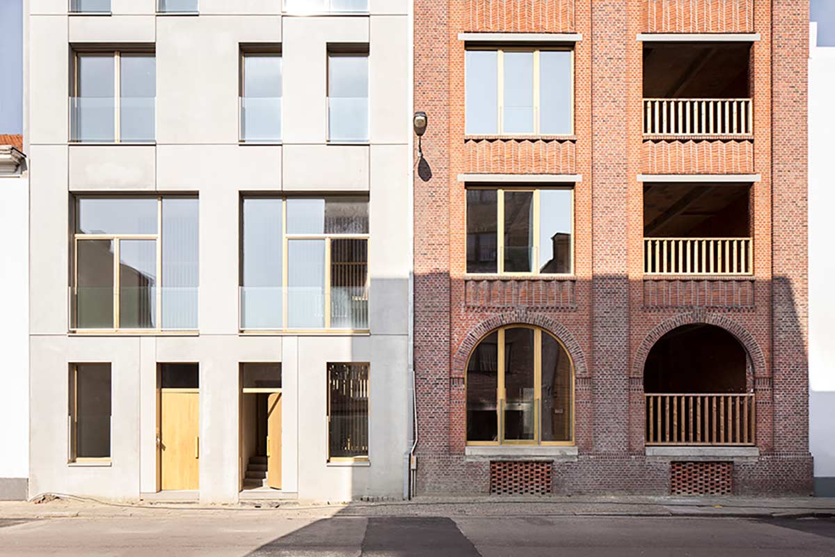 photograph of the facades of two row houses-(c)an vanderhoydonck&B architecten&ilse liekens
